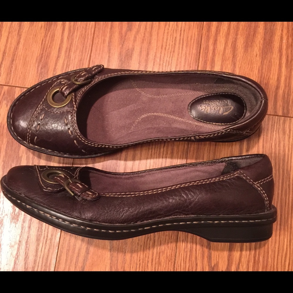 Clark’s brown flats, sz 8 1/2 excellent condition
